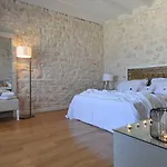Stagones Luxury