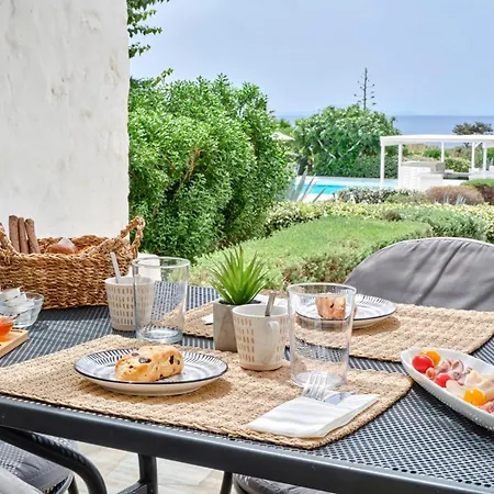 Stagones Luxury מלון דירות פארוס