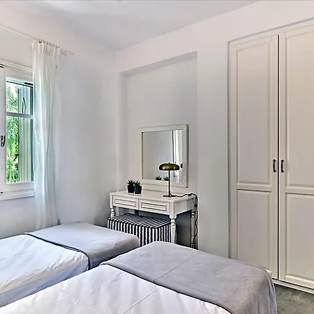 Stagones Luxury Aparthotel 4*